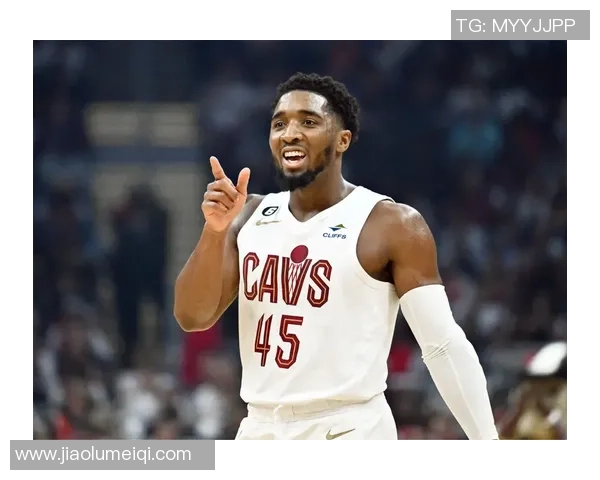 多诺万米切尔引领球队崛起展现超凡实力与领袖魅力